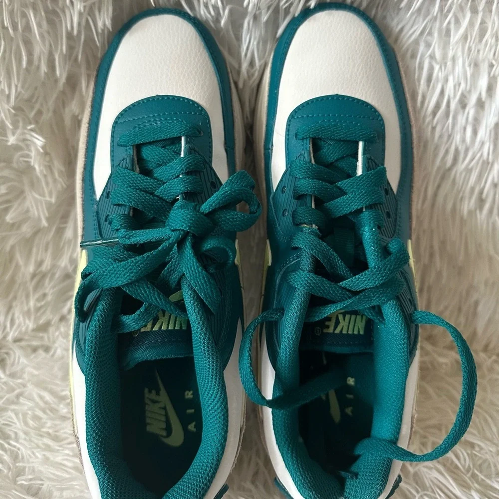 Nike Air Max 90 LTR Big Kids’ Shoes size 5Y or 6.5 Woman’s - Picture 8 of 9